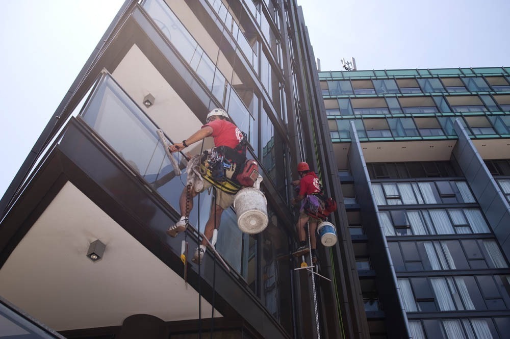 How Often Should HighRise Windows Be Cleaned? Abseilers United Sydney